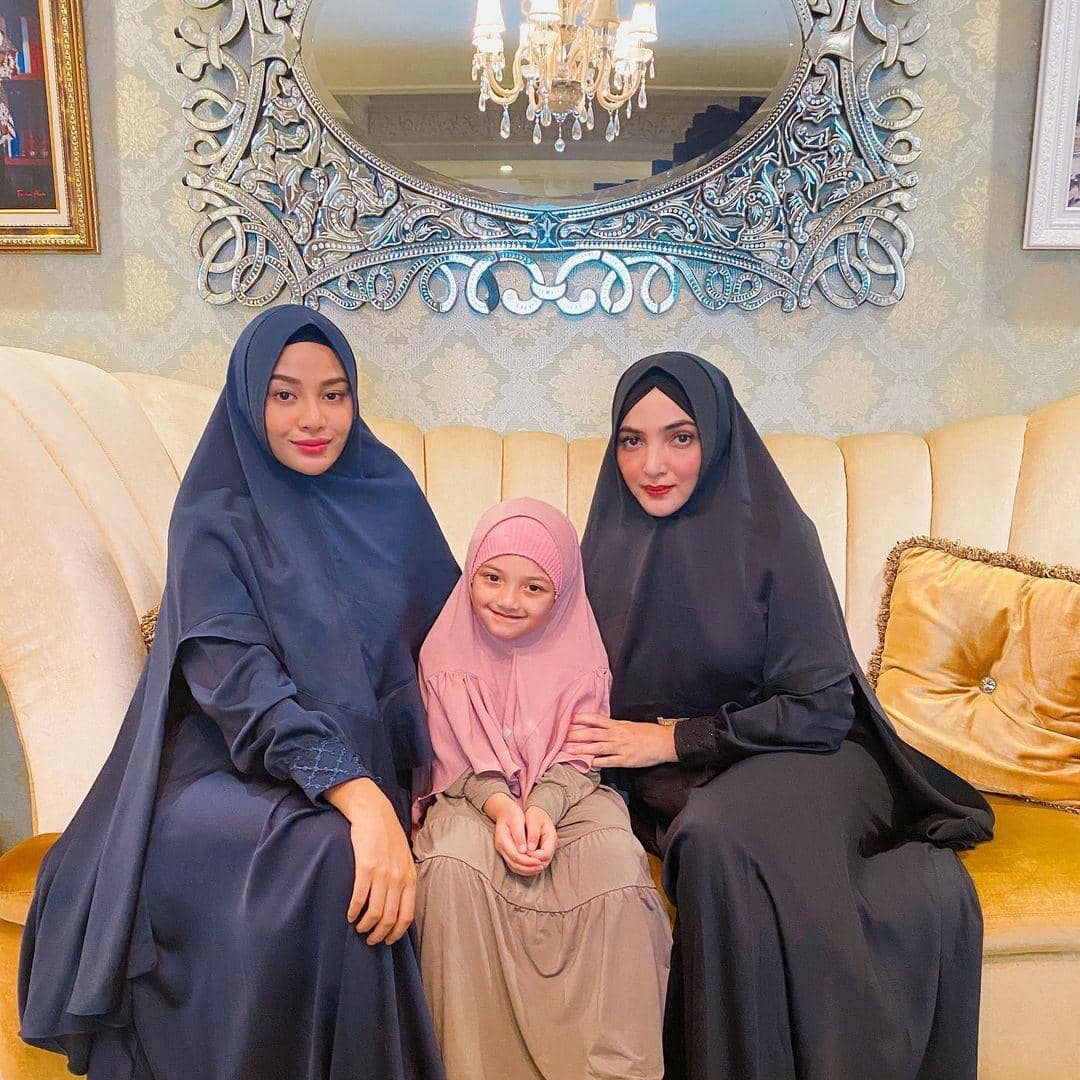 instagram.com/ashanty_ash