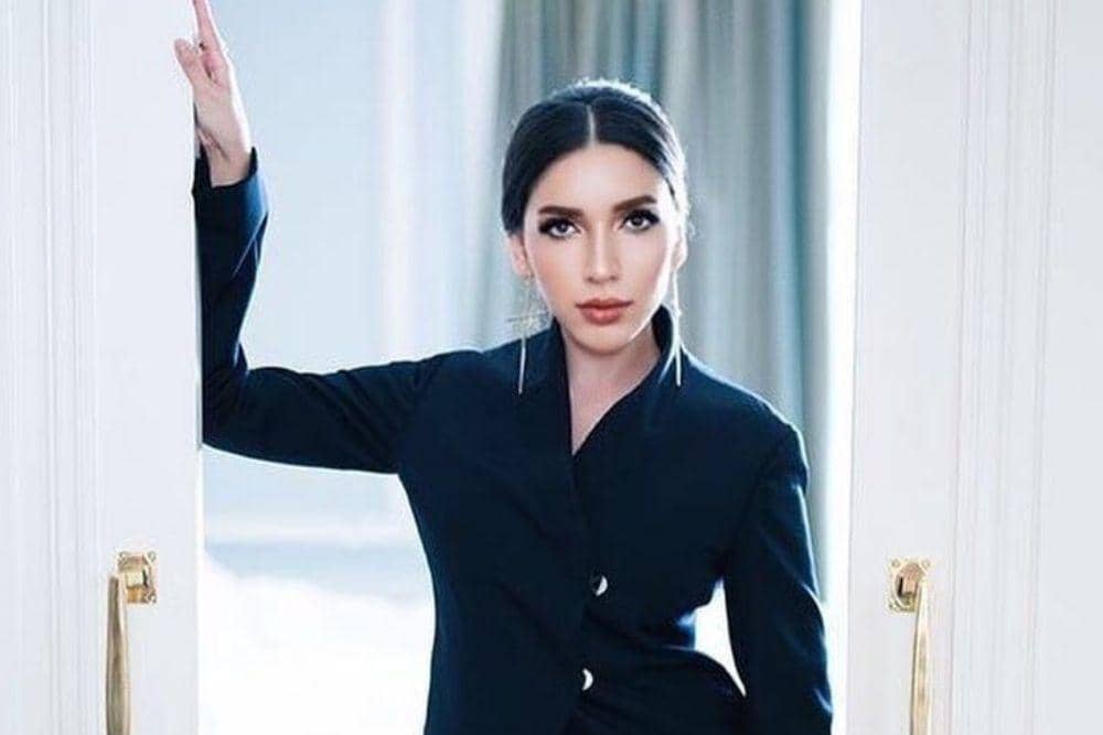 instagram.com/natashavinski