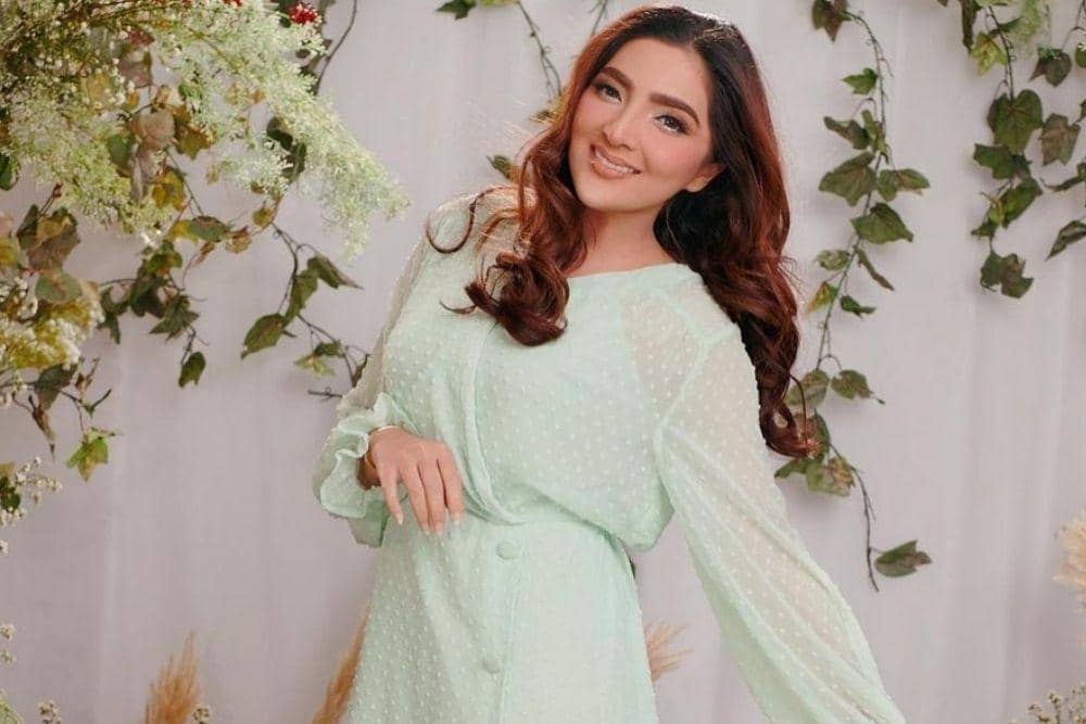 instagram.com/ashanty_ash