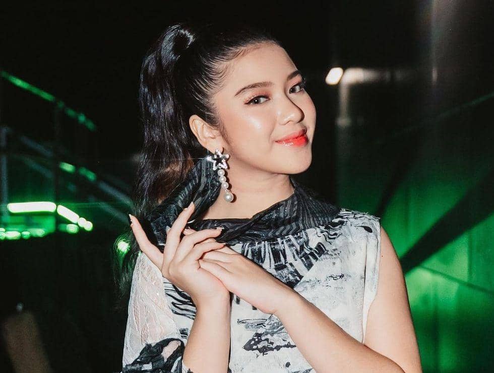 instagram.com/tiaraandini/