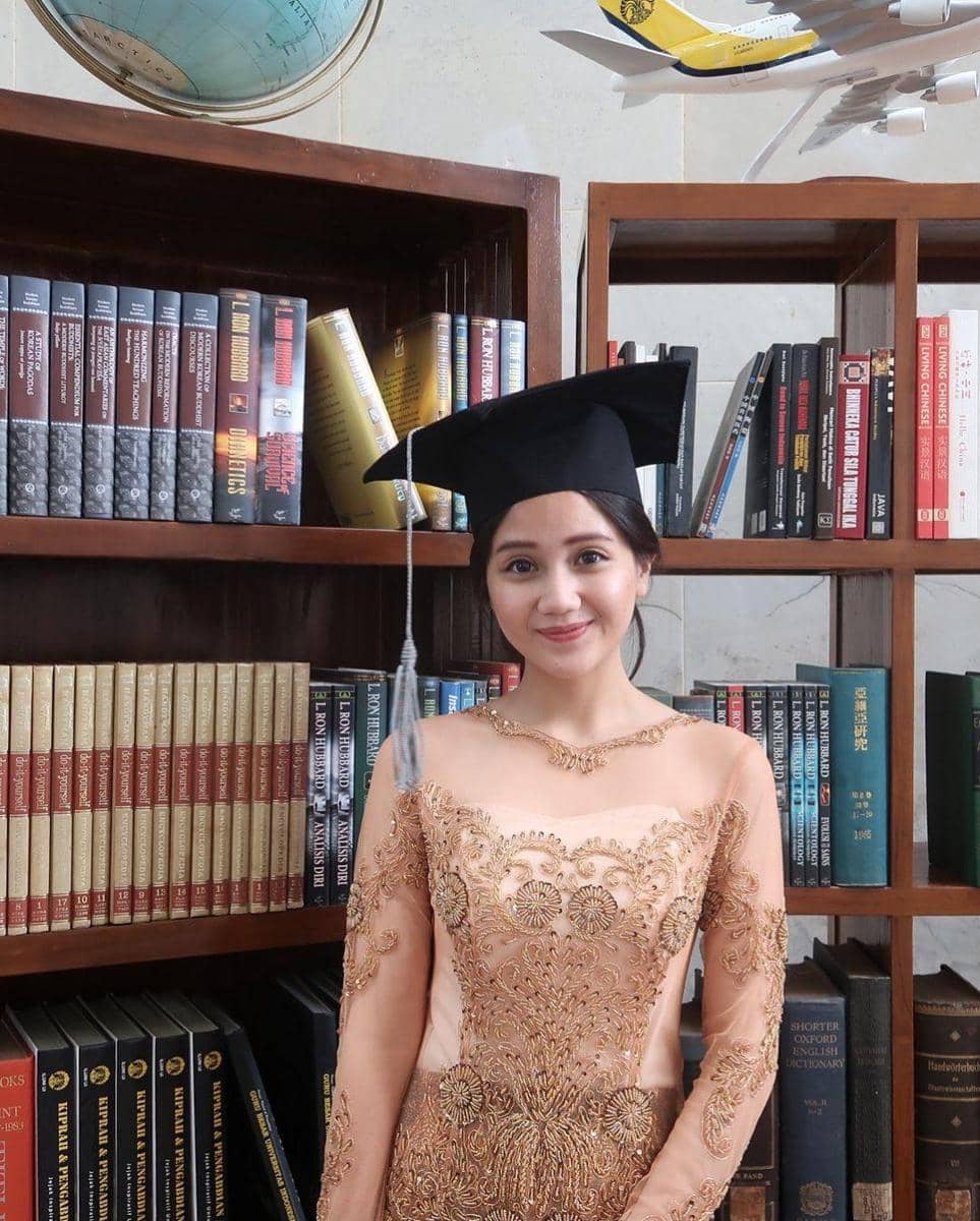 instagram.com/jessicaanastasya20