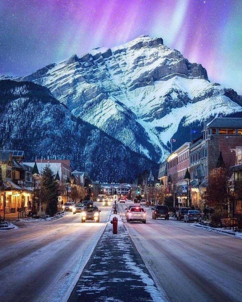 Banff (instagram.com/eternalexplore)