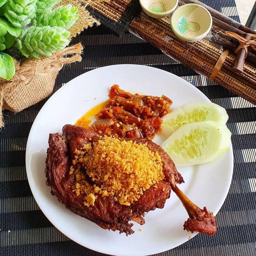 Instagram.com/heniwong