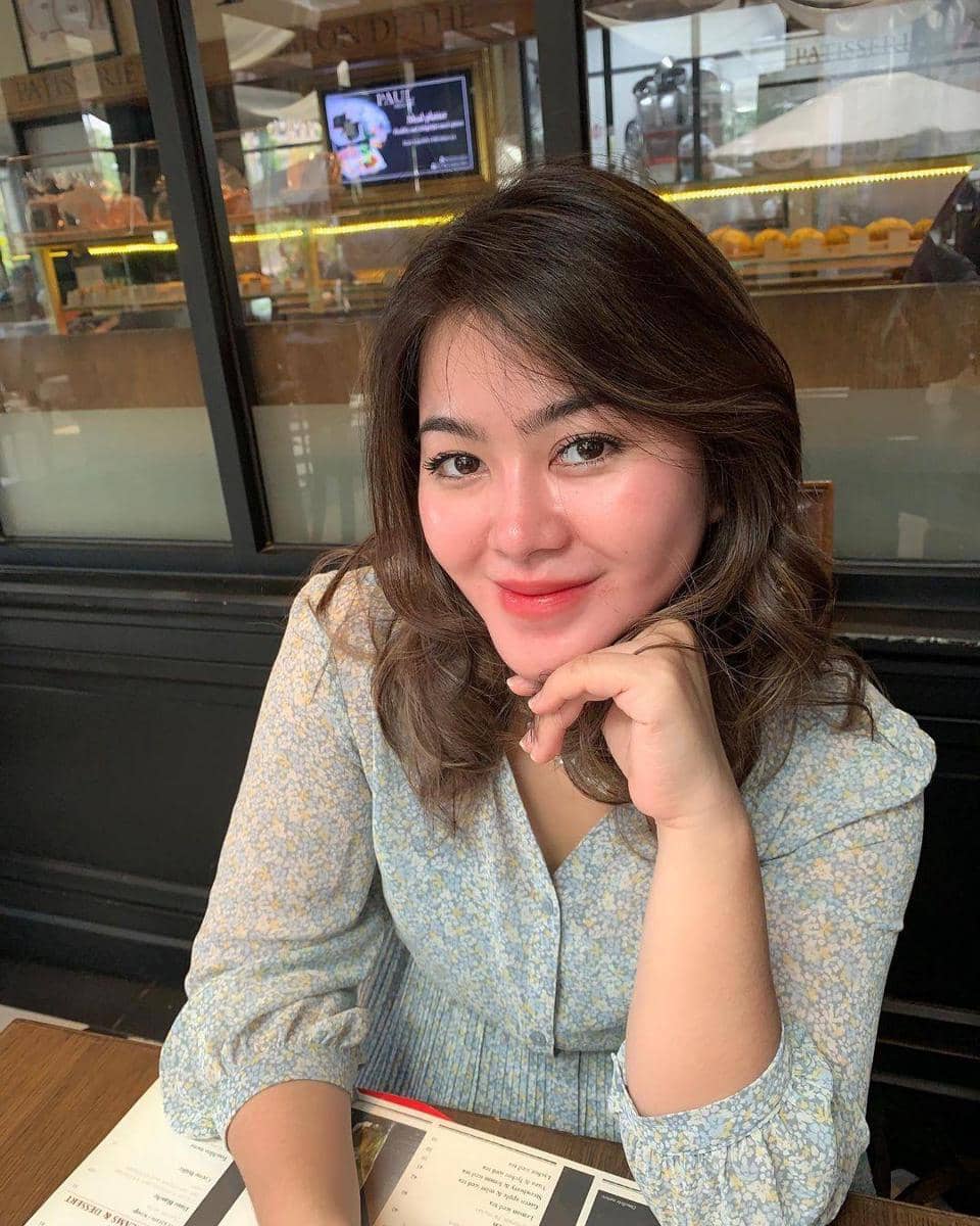 instagram.com/stharia