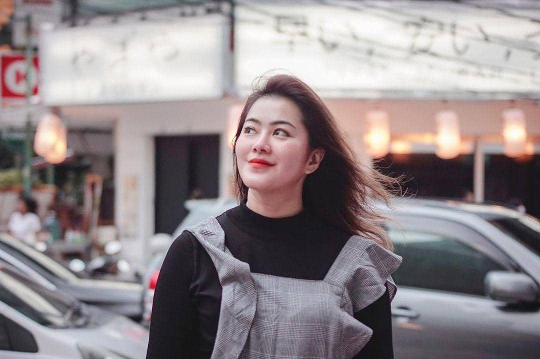 instagram.com/stharia