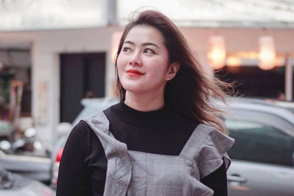 instagram.com/stharia