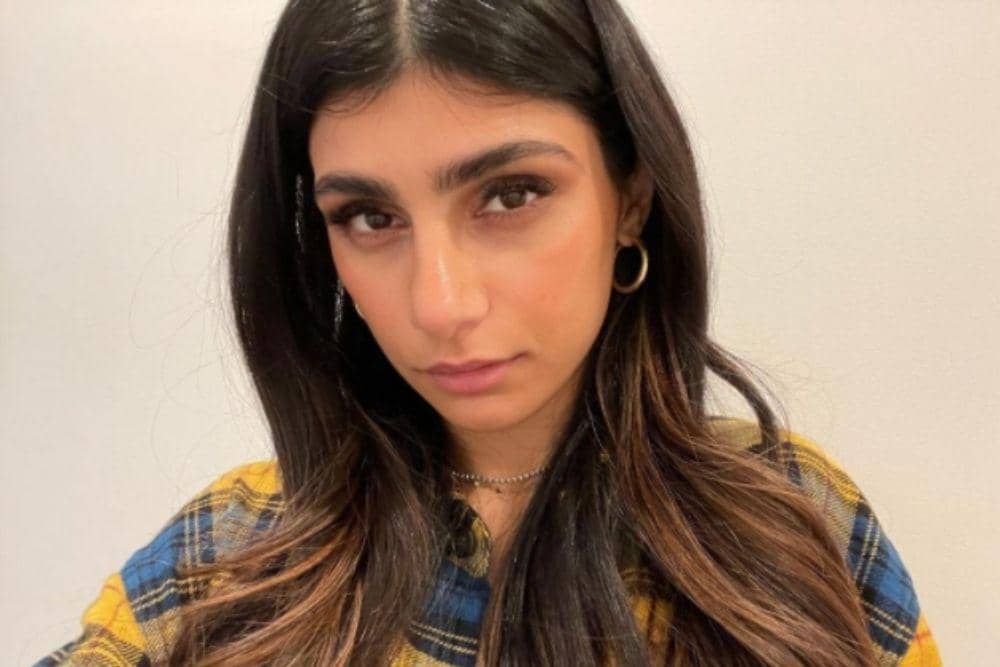 instagram.com/miakhalifa