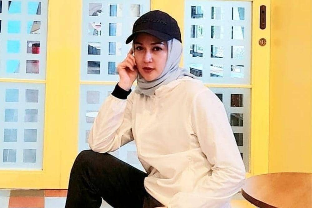 instagram.com/dinalorenza1975