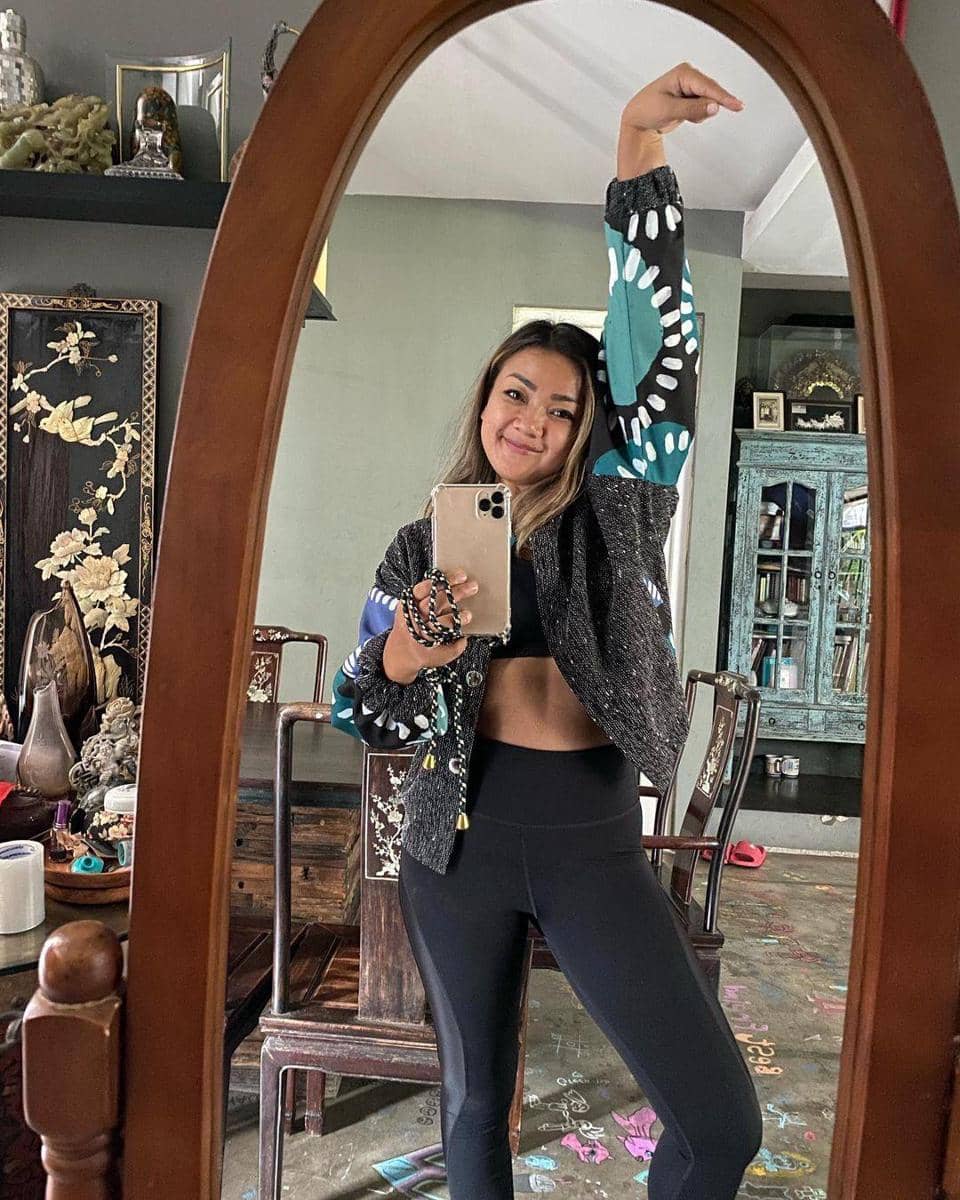 instagram.com/nirinazubir_