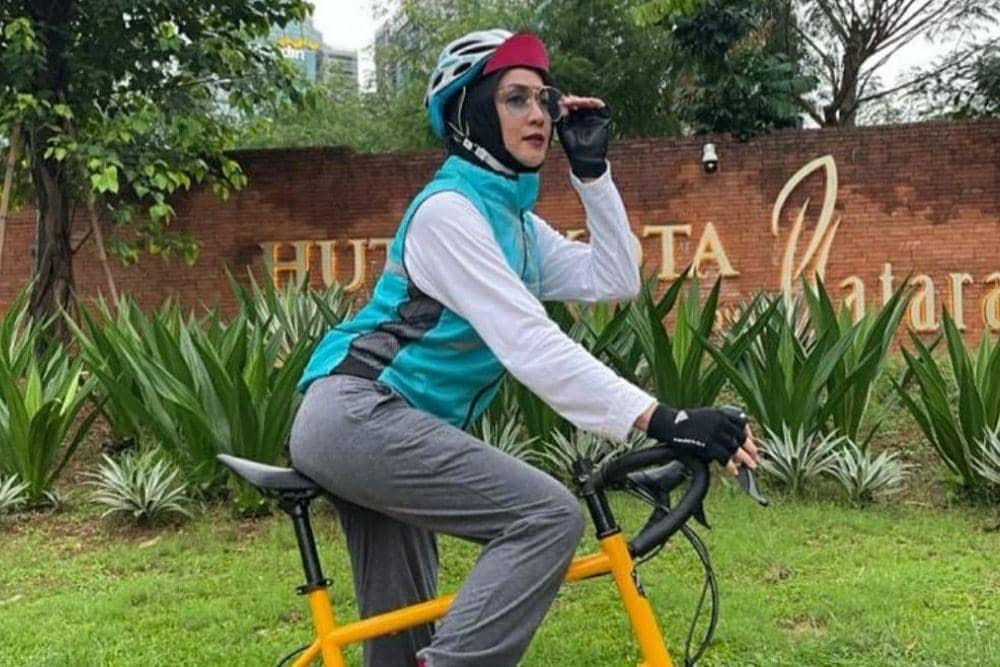 instagram.com/dinalorenza1975