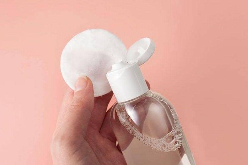 Cara Mudah Menghapus Maskara Waterproof/ everydayhealth.com