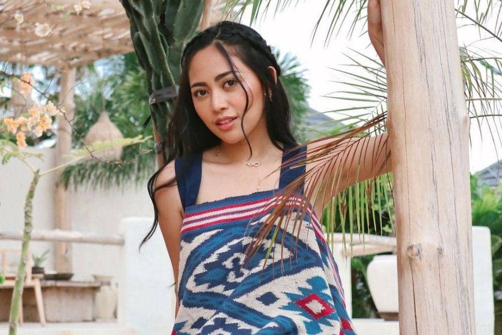 instagram.com/rachelvennya