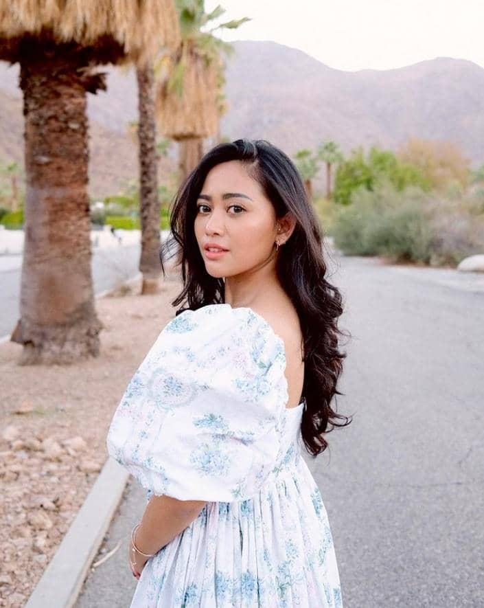 instagram.com/rachelvennya