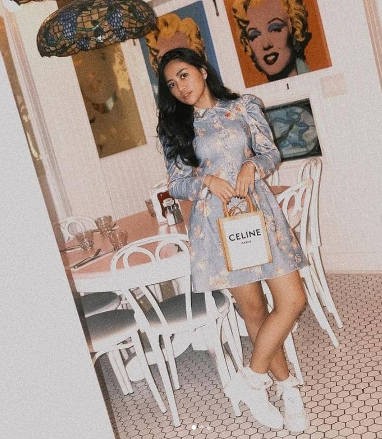 instagram.com/rachelvennya