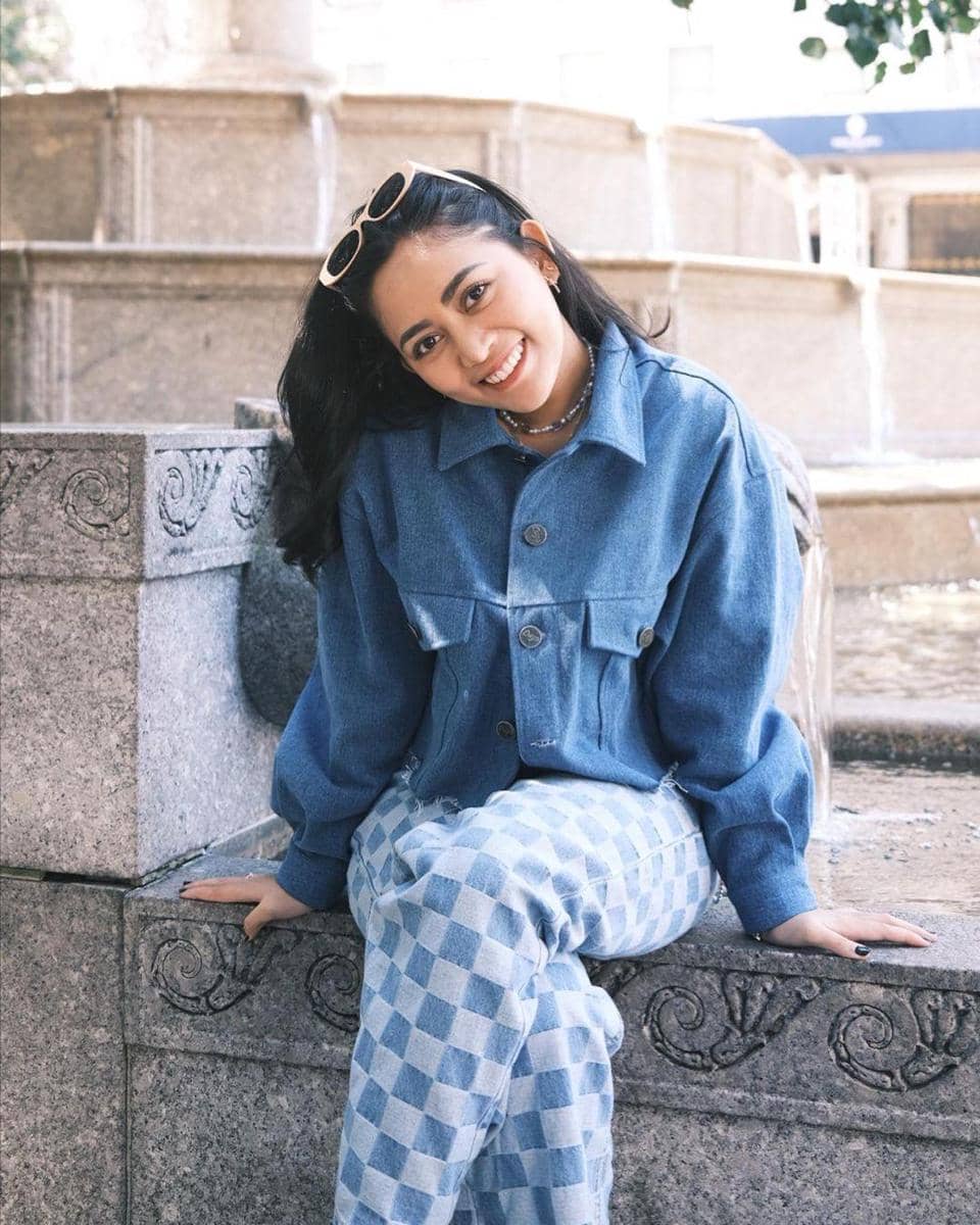 instagram.com/rachelvennya