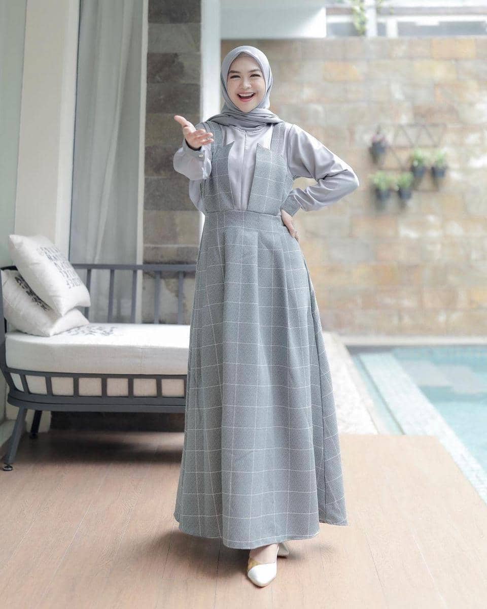 instagram.com/riaricis1795