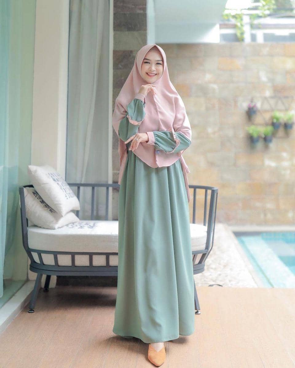 instagram.com/riaricis1795