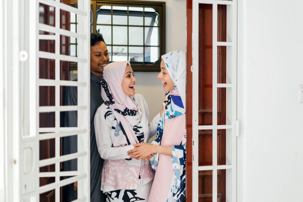 6 Hadis Tentang Silaturahmi dan Keutamaannya