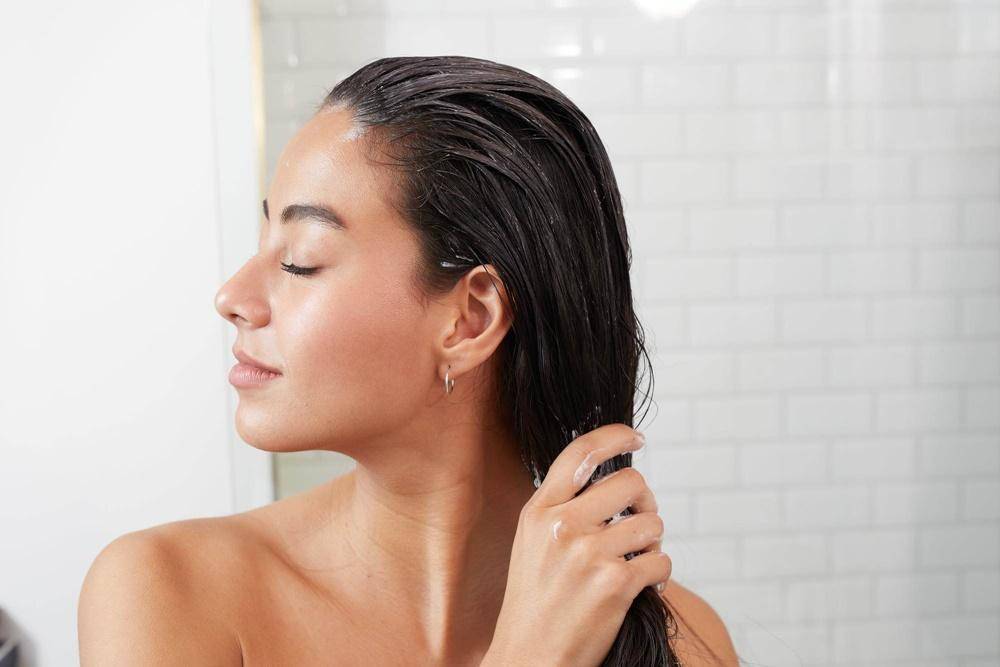 6 Jenis Masker Alami untuk Rambut Rontok