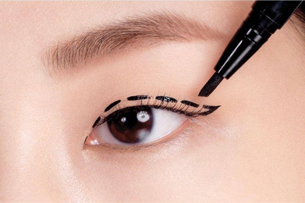 Cara Memakai Eyeliner yang Mudah Untuk Pemula / laneige.com