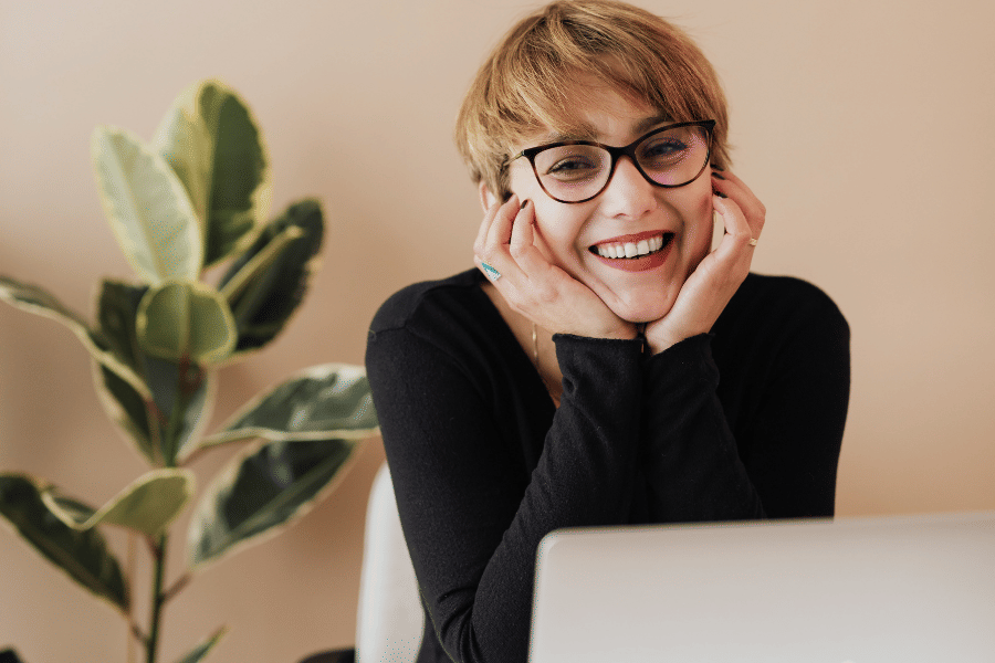 ilustrasi business woman (pexels.com/@karolina-grabowska)