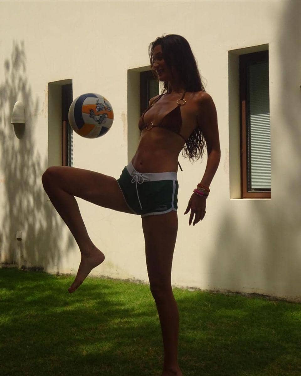 instagram.com/bellahadid