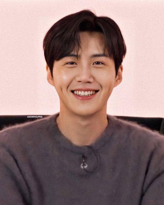 twitter.com/seonhojpeg