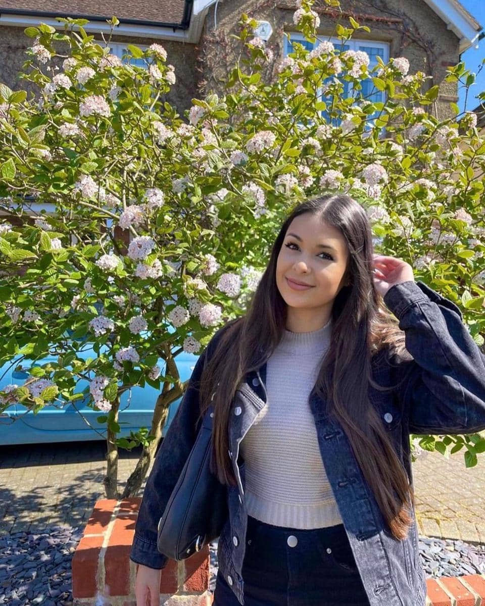 Instagram.com/ria.travelwithmeri