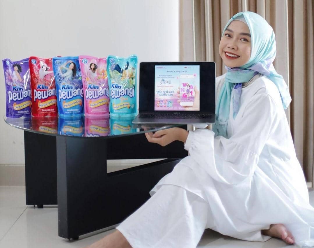 instagram.com/@elysandria