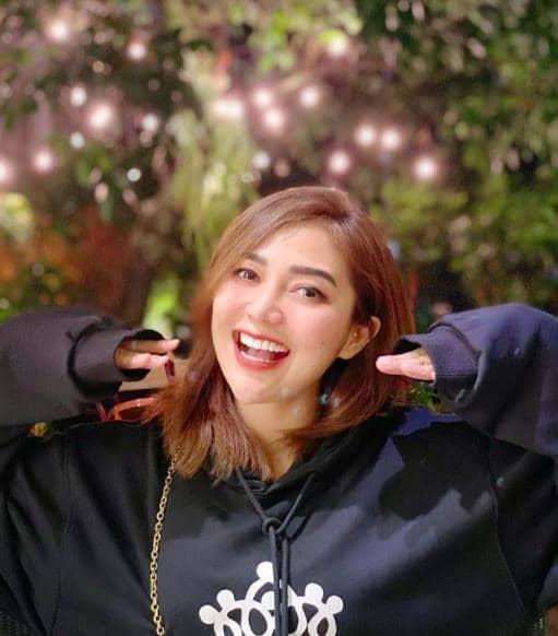 instagram.com/chacha.sherly