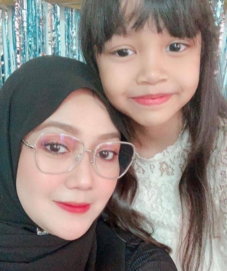 Instagram.com/rozellefindo