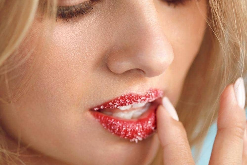 Cara Menggunakan Lipstik Agar Bibir Terlihat Penuh, chapstick.com