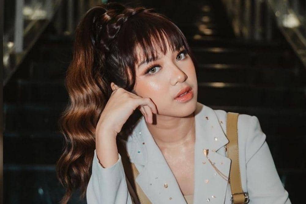 instagram.com/tiaraandini