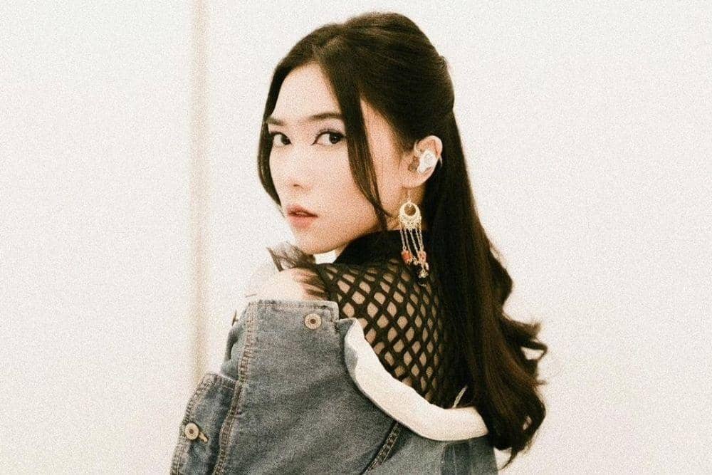 instagram.com/isyanasarasvati
