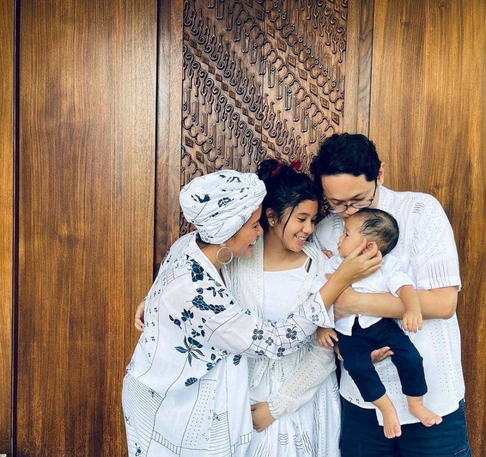 Instagram.com/titiradjopadmaja