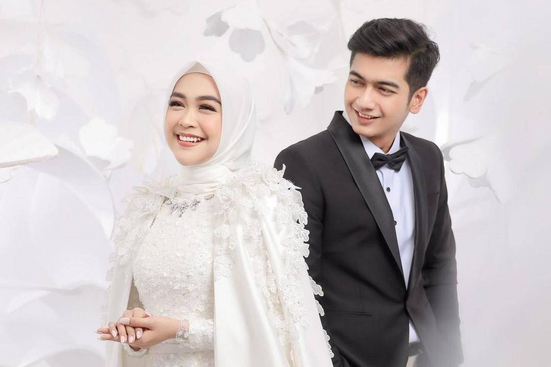Deretan Gaya Manglingi Ria Ricis, Pre-Wedding hingga Hari Pernikahan