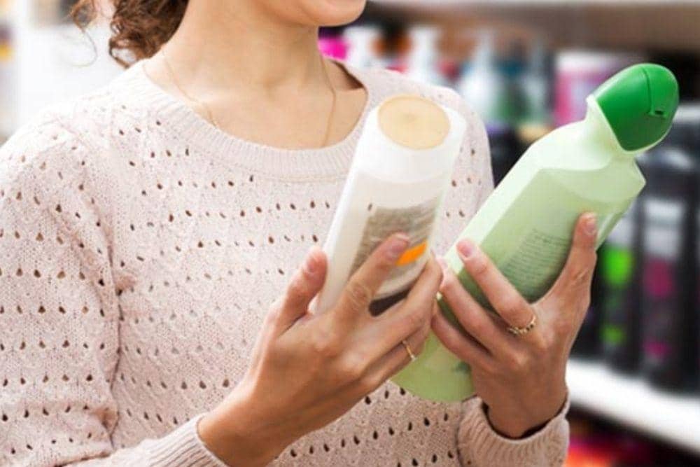 Tips Mengatasi Rambut Lepek dan Bau, stylecraze.com