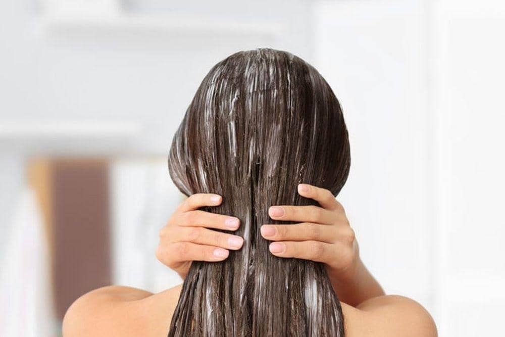Tips Mengatasi Rambut Lepek dan Bau, weau.com