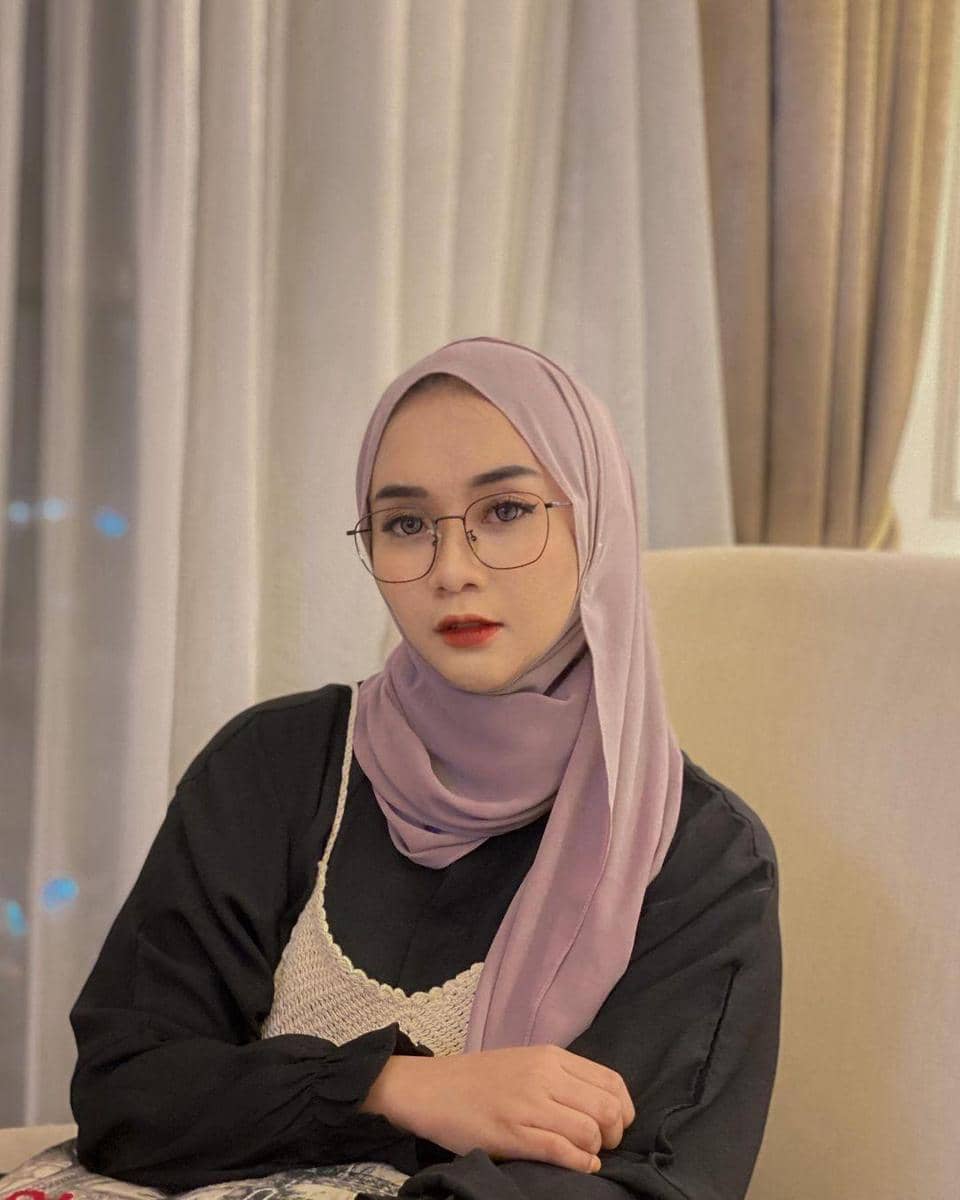 instagram.com/_regitaecha