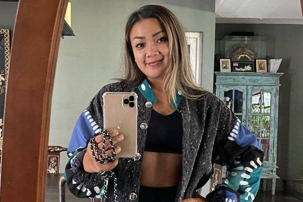 instagram.com/nirinazubir_