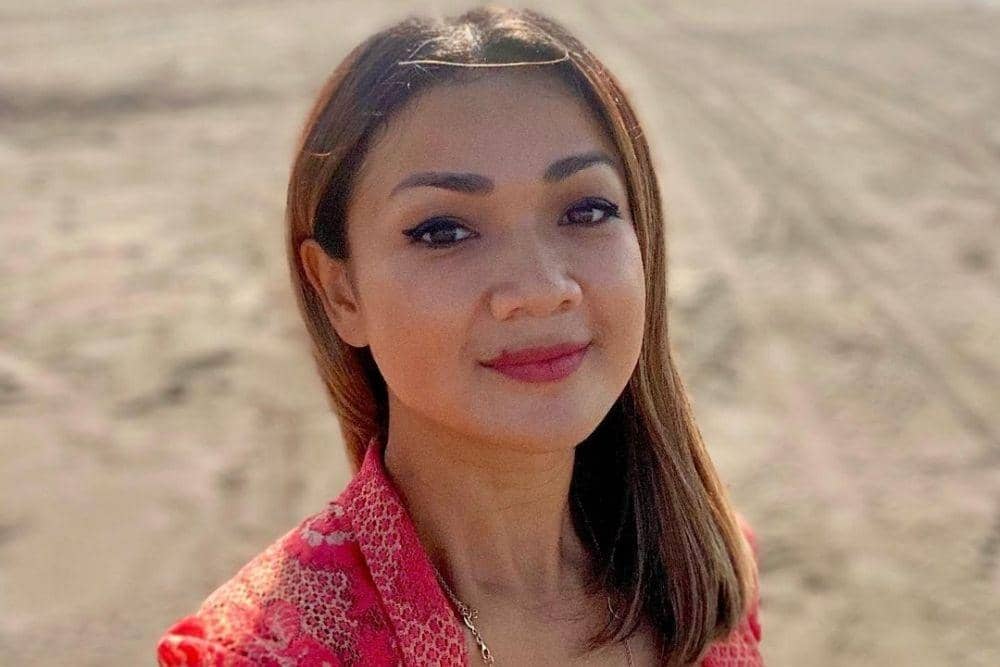 instagram.com/nirinazubir_