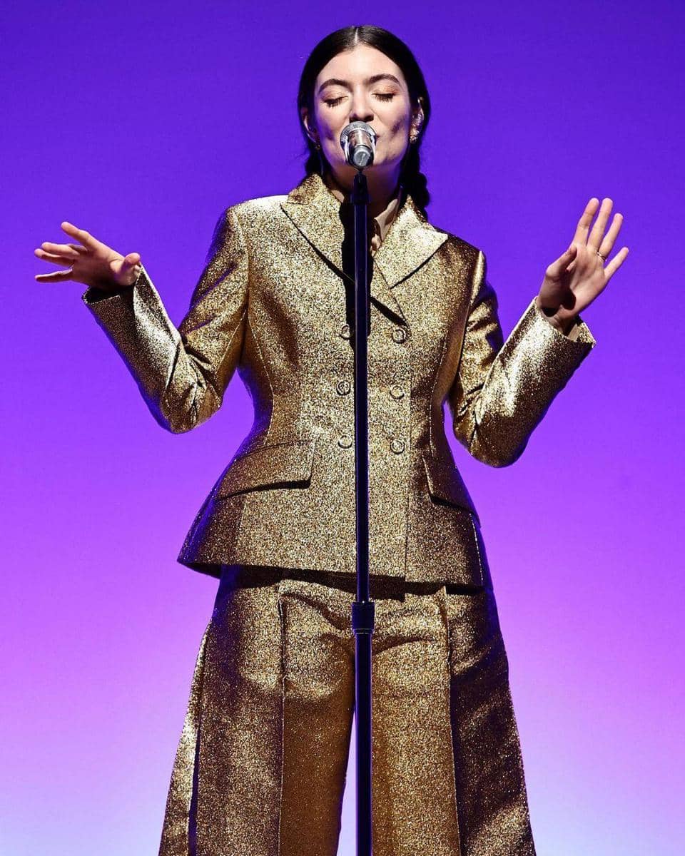 instagram.com/justjared