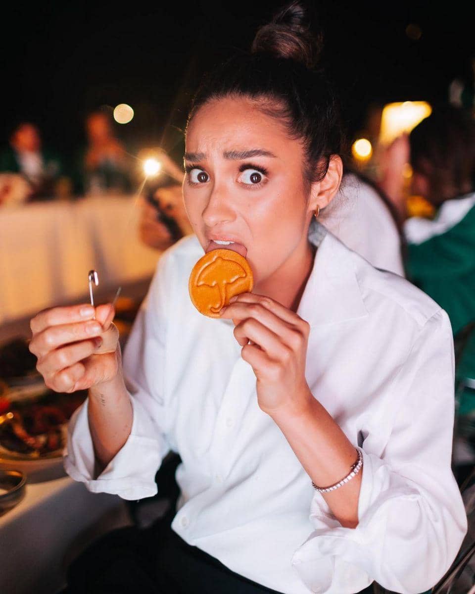 instagram.com/shaymitchell