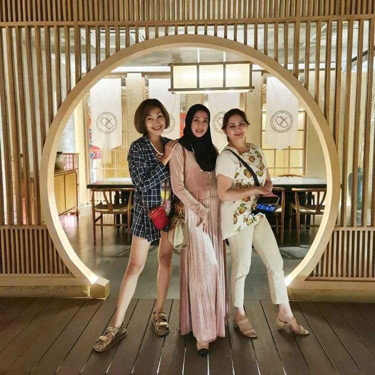 Instagram.com/dinalorenza1975