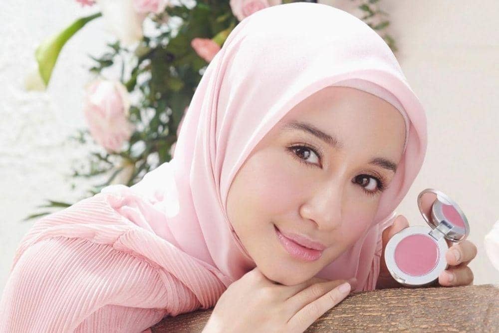 instagram.com/laudyacynthiabella