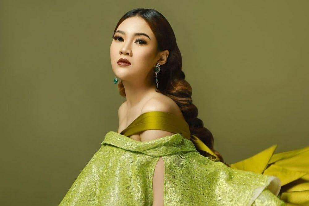 instagram.com/nellakharisma