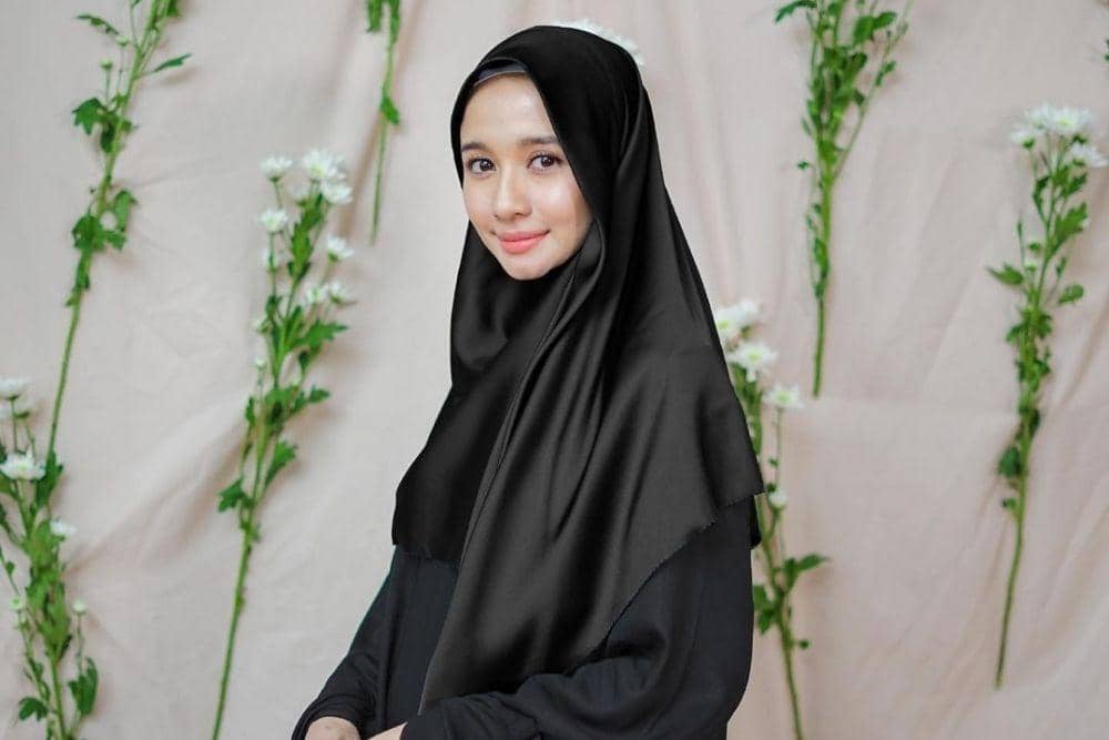 instagram.com/laudyacynthiabella