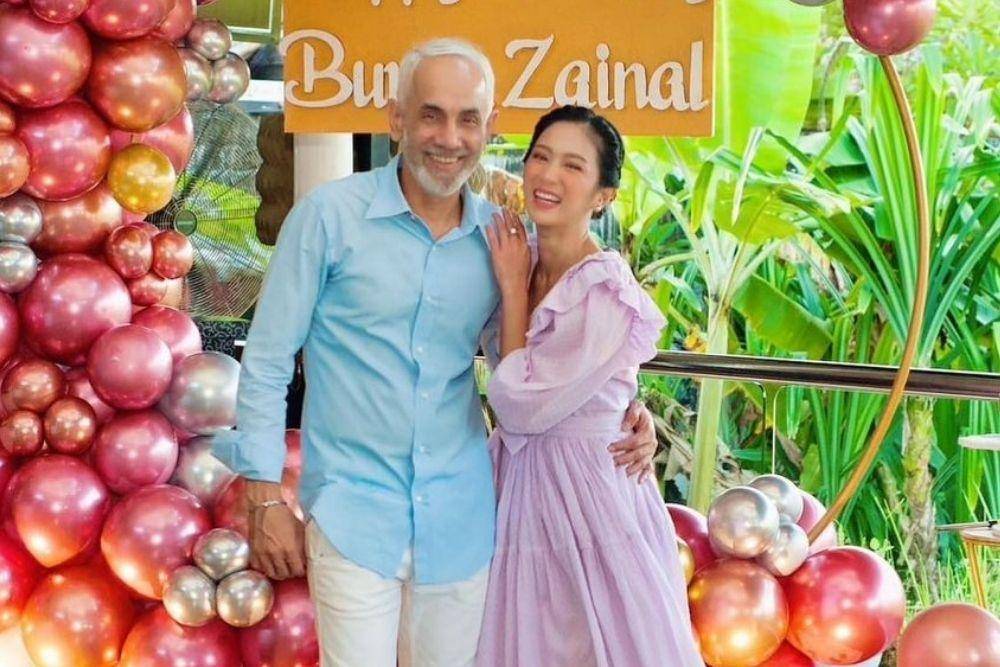 Dulu Nikah Diam-Diam, 9 Artis Ini Kini Sering Pamer Mesra dengan Suami
