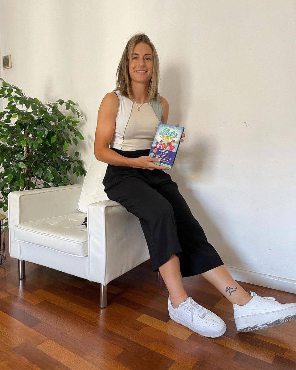 instagram.com/alexiaps94