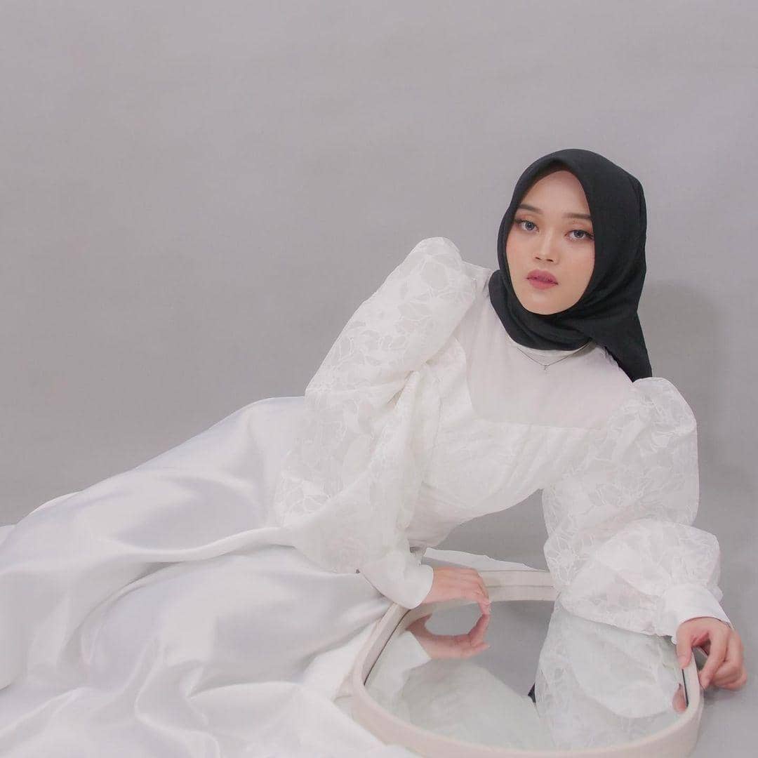 instagram.com/putridelinaa